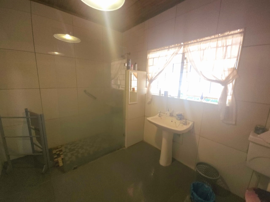 To Let 4 Bedroom Property for Rent in Hartbeespoort Rural North West